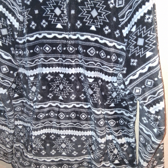 Eddie Bauer Fleece Pullover Sweater Southwestern Black Aztec XL 1/4 Zip - Picture 3 of 6